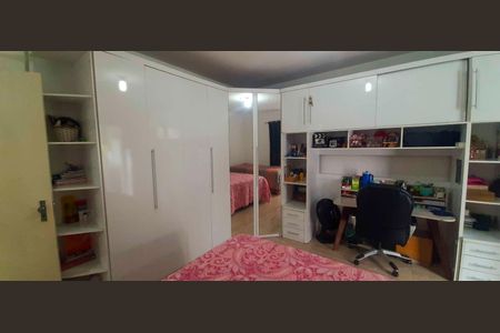 Casa à venda com 231m², 4 quartos e 2 vagasQuarto 1