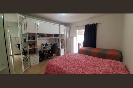 Casa à venda com 231m², 4 quartos e 2 vagasQuarto 1