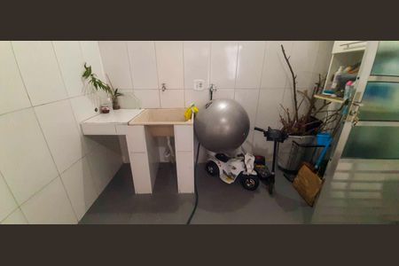 Casa à venda com 231m², 4 quartos e 2 vagasÁrea de Serviço 2