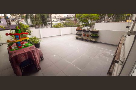 Casa à venda com 231m², 4 quartos e 2 vagasVaranda do Quarto 1