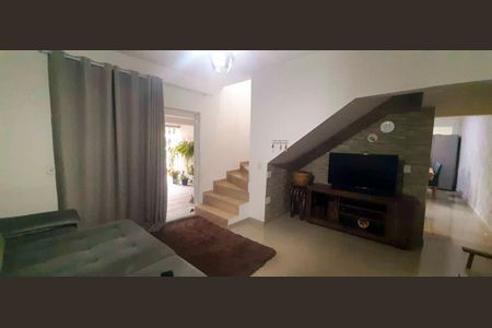 Casa à venda com 231m², 4 quartos e 2 vagasSala