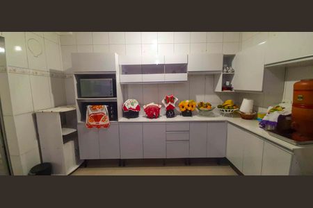 Casa à venda com 231m², 4 quartos e 2 vagasCozinha