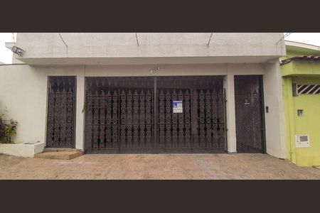 Casa à venda com 231m², 4 quartos e 2 vagasFachada da Casa