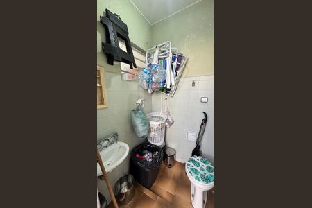 Casa à venda com 200m², 3 quartos e 2 vagasBanheiro de Serviço