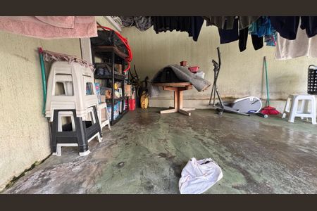 Casa à venda com 200m², 3 quartos e 2 vagasQuintal