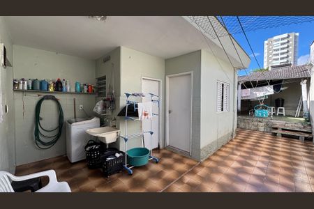 Casa à venda com 200m², 3 quartos e 2 vagasÁrea de Serviço
