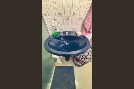 Casa à venda com 200m², 3 quartos e 2 vagasBanheiro