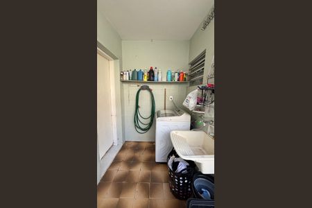 Casa à venda com 200m², 3 quartos e 2 vagasÁrea de Serviço