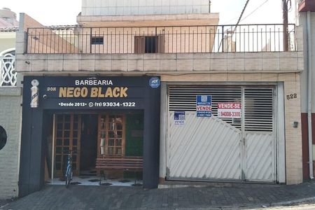 Casa à venda com 251m², 5 quartos e 1 vagaFachada