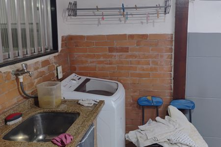 Casa de condomínio à venda com 67m², 2 quartos e 1 vaga Casa de condomínio à venda com 67m², 2 quartos e 1 vagaÁrea de Serviço