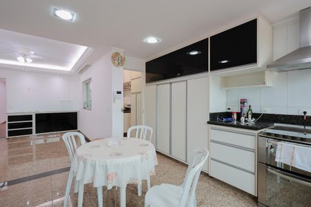 Casa à venda com 235m², 3 quartos e 3 vagasCozinha