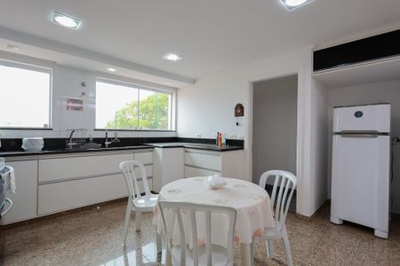 Casa à venda com 235m², 3 quartos e 3 vagasCozinha