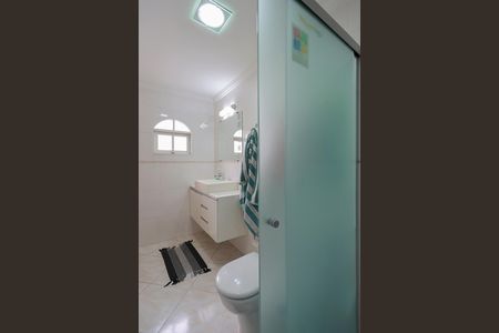 Casa à venda com 235m², 3 quartos e 3 vagasBanheiro da suíte 2