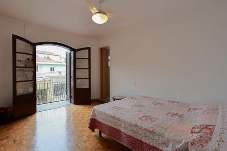 Casa à venda com 235m², 3 quartos e 3 vagasSuíte 2