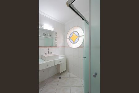 Casa à venda com 235m², 3 quartos e 3 vagasBanheiro social