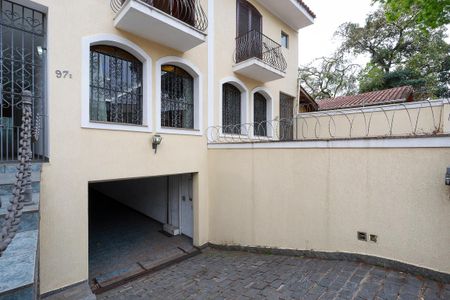 Casa à venda com 235m², 3 quartos e 3 vagasEntrada