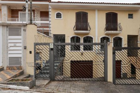 Casa à venda com 235m², 3 quartos e 3 vagasFachada