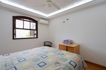 Casa à venda com 235m², 3 quartos e 3 vagasSuíte 1