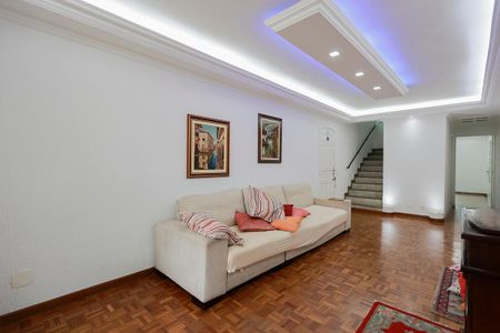 Casa à venda com 235m², 3 quartos e 3 vagasSala de estar