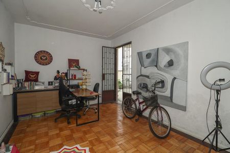 Apartamento à venda com 130m², 3 quartos e sem vagaEscritório