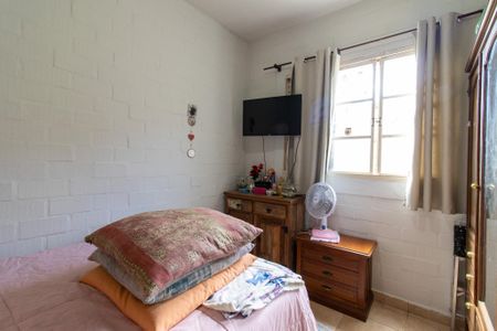 Casa à venda com 300m², 6 quartos e 4 vagas Casa à venda com 300m², 6 quartos e 4 vagasQuarto 2