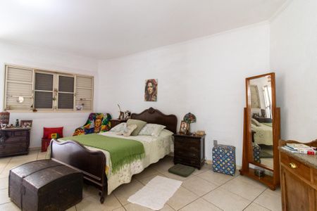 Casa à venda com 300m², 6 quartos e 4 vagas Casa à venda com 300m², 6 quartos e 4 vagasSuíte 2