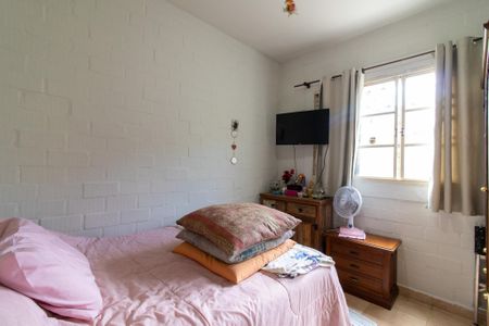 Casa à venda com 300m², 6 quartos e 4 vagas Casa à venda com 300m², 6 quartos e 4 vagasQuarto 2