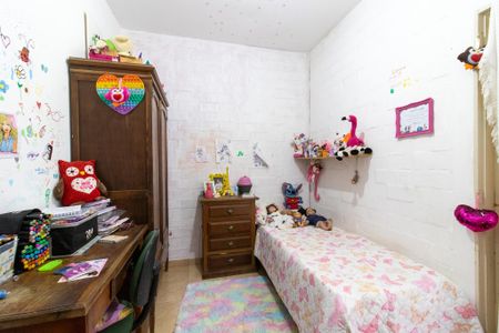 Casa à venda com 300m², 6 quartos e 4 vagas Casa à venda com 300m², 6 quartos e 4 vagasQuarto 3