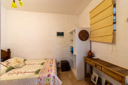 Casa à venda com 300m², 6 quartos e 4 vagas Casa à venda com 300m², 6 quartos e 4 vagasSuíte 1