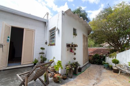 Casa à venda com 300m², 6 quartos e 4 vagas Casa à venda com 300m², 6 quartos e 4 vagasÁrea Externa