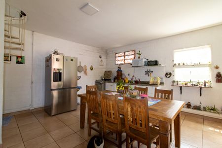 Casa à venda com 300m², 6 quartos e 4 vagas Casa à venda com 300m², 6 quartos e 4 vagasCozinha