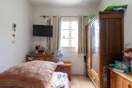 Casa à venda com 300m², 6 quartos e 4 vagas Casa à venda com 300m², 6 quartos e 4 vagasQuarto 2