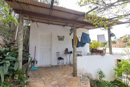 Casa à venda com 300m², 6 quartos e 4 vagas Casa à venda com 300m², 6 quartos e 4 vagasÁrea Externa