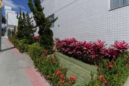 Apartamento para alugar com 76m², 3 quartos e 2 vagas Apartamento para alugar com 76m², 3 quartos e 2 vagasFachada