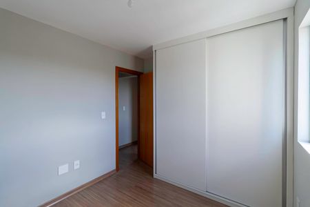 Quarto 1 de apartamento para alugar com 3 quartos, 76m² em Pampulha, Belo Horizonte