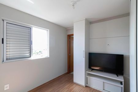 Apartamento para alugar com 76m², 3 quartos e 2 vagas Apartamento para alugar com 76m², 3 quartos e 2 vagasSuíte