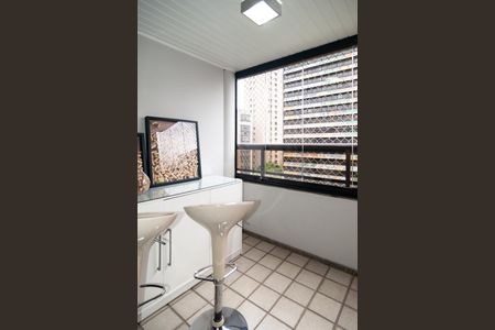 Apartamento para alugar com 71m², 2 quartos e 2 vagasVaranda