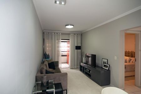 Apartamento para alugar com 71m², 2 quartos e 2 vagasSala