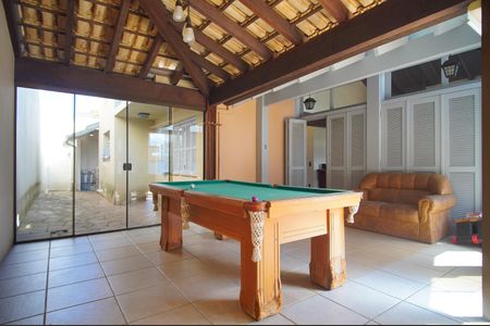 Casa à venda com 250m², 4 quartos e 3 vagasEspaço Gourmet