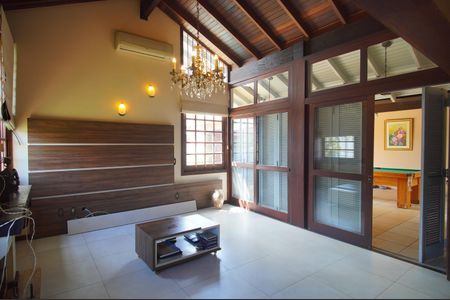 Casa à venda com 250m², 4 quartos e 3 vagasSala