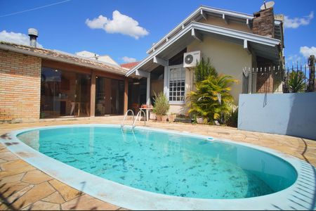 Casa à venda com 250m², 4 quartos e 3 vagasPiscina
