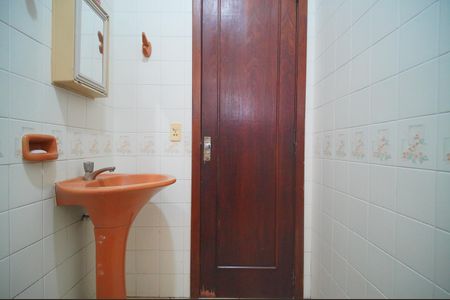 Casa à venda com 250m², 4 quartos e 3 vagasBanheiro 2