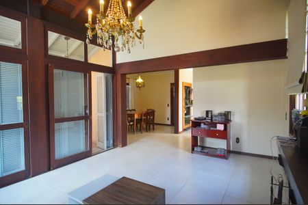 Casa à venda com 250m², 4 quartos e 3 vagasSala