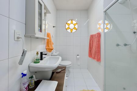 Casa à venda com 350m², 4 quartos e 2 vagas Casa à venda com 350m², 4 quartos e 2 vagasBanheiro da Suíte 1