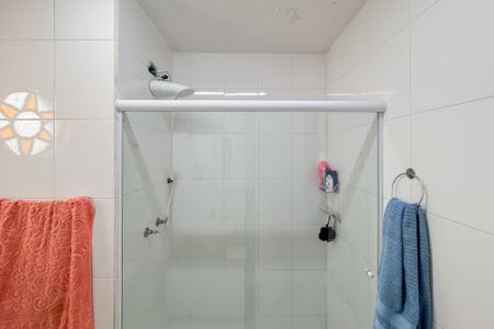 Casa à venda com 350m², 4 quartos e 2 vagas Casa à venda com 350m², 4 quartos e 2 vagasBanheiro da Suíte 1