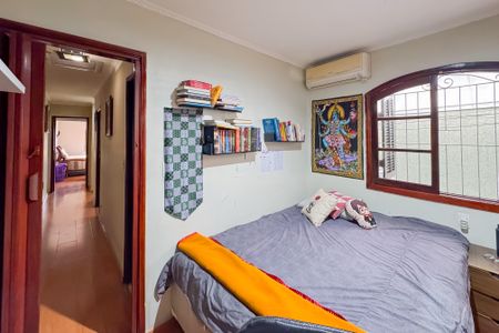 Casa à venda com 350m², 4 quartos e 2 vagas Casa à venda com 350m², 4 quartos e 2 vagasQuarto 2