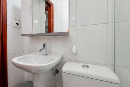 Casa à venda com 350m², 4 quartos e 2 vagas Casa à venda com 350m², 4 quartos e 2 vagasBanheiro Corredor