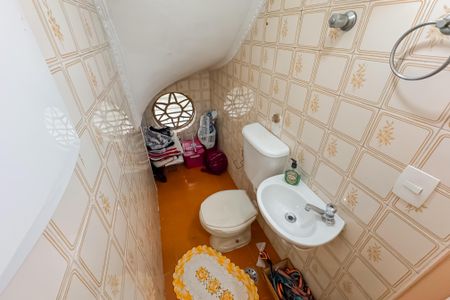 Casa à venda com 350m², 4 quartos e 2 vagas Casa à venda com 350m², 4 quartos e 2 vagasLavabo