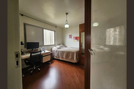 Apartamento à venda com 130m², 3 quartos e 1 vaga Apartamento à venda com 130m², 3 quartos e 1 vagaSuíte