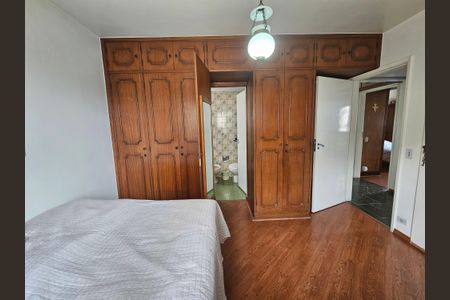 Apartamento à venda com 130m², 3 quartos e 1 vaga Apartamento à venda com 130m², 3 quartos e 1 vagaSuíte